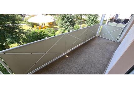 helle und kpl. sanierte Zweizimmerwohnung im ruhigen grünen Umfeld - Zwickau