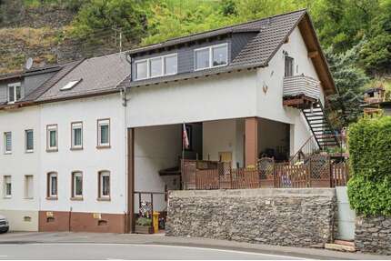 Haus zum Kaufen in Sankt Goarshausen 210.000,00 € 173 m²