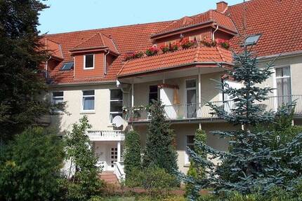 Schöner wohnen unter dem Dach! - 370,00&nbsp;EUR Kaltmiete, ca.&nbsp; 52,70&nbsp;m&sup2;&nbsp;Wohnfl&auml;che in Hiddenhausen (PLZ: 32120)