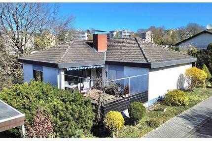 KL-Nord - Großzügiges, freistehendes Einfamilienhaus im Bungalowstil mit Garage und Carport - Kaiserslautern Innenstadt