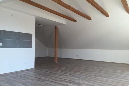 Freundliche, helle 2-Zimmer-Dachgeschoss Wohnung 67m² - Biberbach