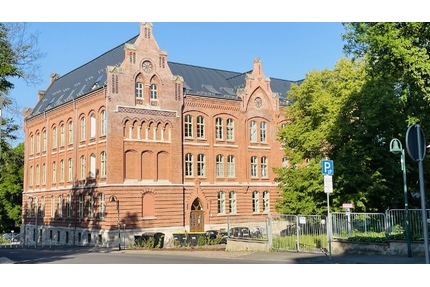 Alte Schule - Neue Wohnung - 630,00&nbsp;EUR Kaltmiete, ca.&nbsp; 74,39&nbsp;m&sup2;&nbsp;Wohnfl&auml;che in Gotha (PLZ: 99867) Gotthardschule