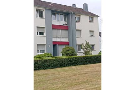 Helle und geräumige 2,5 Zimmer Wohnung zu verkaufen - Krefeld Gellep-Stratum