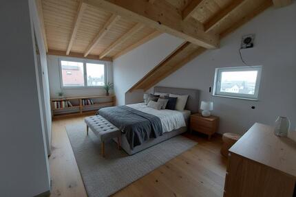 Lichtdurchflutetes Dachgeschoss mit offenem Wohnen und separater - Eichendorf