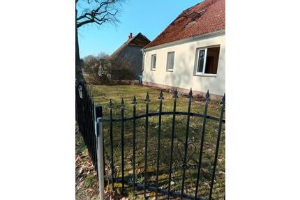 Freistehendes Einfamilienhaus mit 1025 qm² Grundstück - Penkun