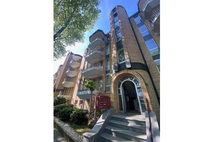 Großzügige 3-Zimmer-Wohnung mit Südbalkon und Tiefgarage - Düsseldorf Niederkassel