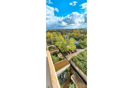 Möbelierte helle 1,5-Zimmer Wg + Balkon + Markise + Pool + Sauna - Laatzen