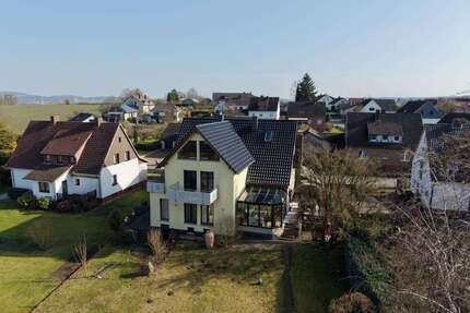 Haus zum Kaufen in Hessisch Oldendorf 339.000,00 € 250.22 m²