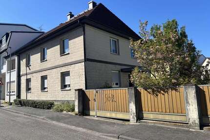 Haus zum Kaufen in Kelkheim 780.000,00 € 237 m²