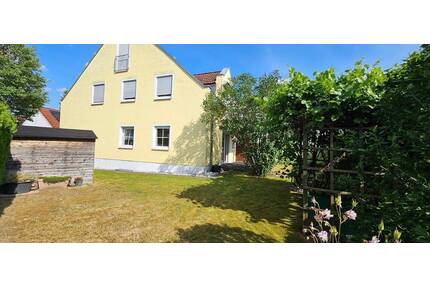 Einziehen und Aufleben - Sehr gepflegte 3 Zimmer-Wohnung in ruhiger Wohngegend mit großem Garten und schöner Terrasse - Burglengenfeld