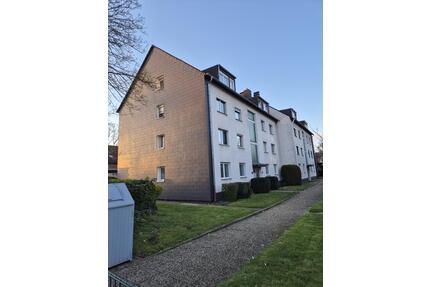 Gepflegte 3,5 Zimmer DG-Wohnung mit EBK + Klimaanlage - Herne Wanne
