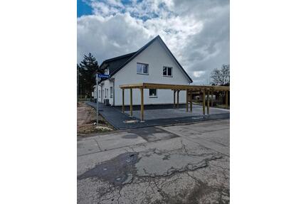 Modernes Reihenhaus 120 m² , Erstbezug Terrasse & Caport - Hambühren