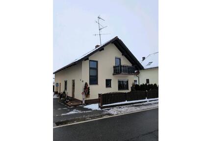 kleines Häuschen zu vermieten - 900,00&nbsp;EUR Kaltmiete, ca.&nbsp; 71,00&nbsp;m&sup2; in Bayerbach (PLZ: 94137)