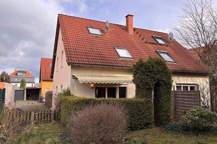 Doppelhaushälfte für eine Familie in Engelsdorf in ruhiger Lage mit Garten - Leipzig