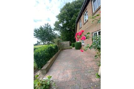 schöne 4-Zi.-EG-Whg mit Terrasse zum 01.07. frei, ca. 104m² - Glücksburg (Ostsee)