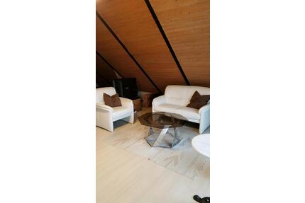 Schönes DG-Appartement in Einfamilienhaus - Troisdorf