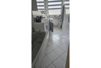 Wohnung zu vermieten - 2.500,00&nbsp;EUR Kaltmiete, ca.&nbsp; 90,00&nbsp;m&sup2; in München (PLZ: 80933) Feldmoching-Hasenbergl