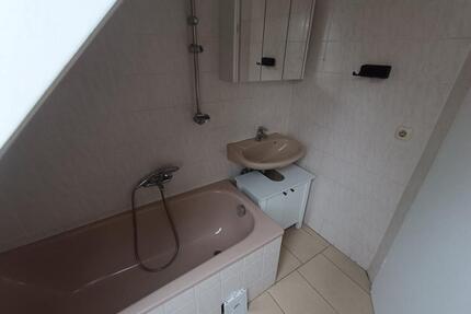 2,5 Zimmer Dachgeschosswohnung in Bahnhofsnähe - Bad Oldesloe