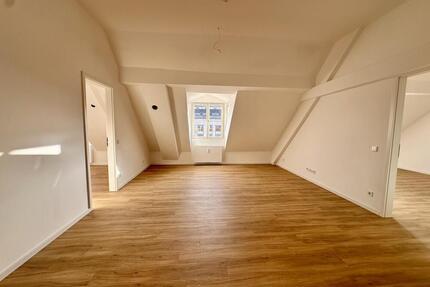 ERSTBEZUG: Charmantes 3-ZKBB Dachgeschossjuwel im Herzen von Landau - Landau in der Pfalz