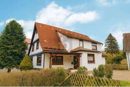 Haus zum Kaufen in Schleusingen 199.000,00 € 165 m²