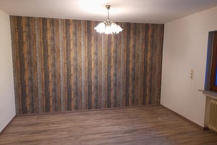 Zentrale schöne 2,5 ZKB Wohnung in Steffenberg NEH