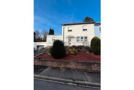 Einfamilien-Reihenendhaus, ruhige Waldrandlage in Neuweiler - Sulzbach (Saar)