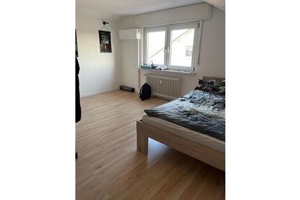 Schöne, klimatisierte Dachgeschosswohnung in Muggensturm