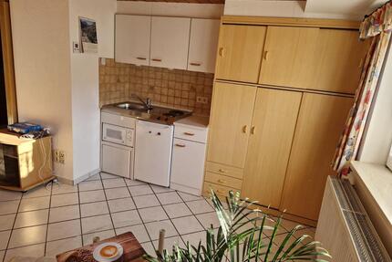 NEU! Hübsches möbliertes Apartment - für Wochenendheimfahrer! - Oberostendorf