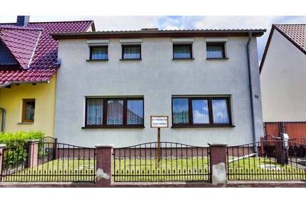 Großes Familienhaus mit Einliegerwohnung & Garten in Britz