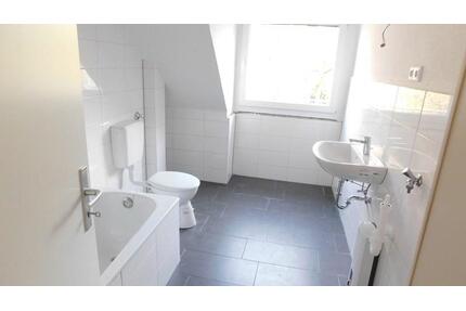 Schöne 2-Zimmer-DG-Wohung! - 535,00&nbsp;EUR Kaltmiete, ca.&nbsp; 57,70&nbsp;m&sup2; in Essen (PLZ: 45143) Stadtbezirk III