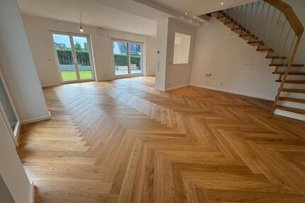 Erstbezug, Individuelles Niedrigenergie-Haus in Düsseldorf Nord