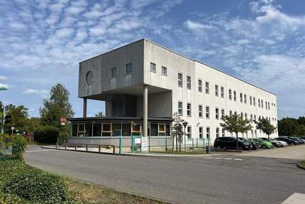 Industriegrundstück mit Bürohaus, Freilager, LKW- und PKW-Stellplätzen in Hoyerswerda