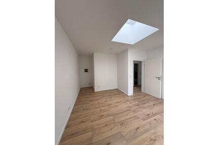 NEU! Stilvoll sanierte Wohnung in ruhiger Innenhoflage - Offenbach am Main Hafen