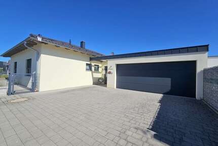 Haus zum Kaufen in Schwarzenfeld 649.000,00 € 133.35 m²