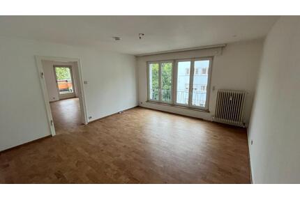 Schöne und renovierte 3-Zi Wohnung, 3. OG, Stuttgart-Zentrum, EBK
