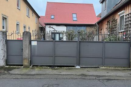 Bauernhof mit ausgebauter Scheune (Pferdehaltung) - Kitzingen