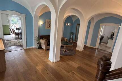 Haus zum Kaufen in Landau a d Isar 799.000,00 € 270 m²