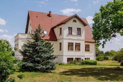 Haus zum Kaufen in Wriezen 649.000,00 € 465.61 m²