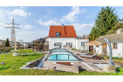 Großzügiges Einfamilienhaus mit weitläufigem Garten, Pool und durchdachter Raumaufteilung - Neuburg an der Donau