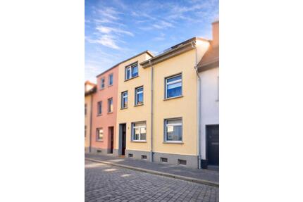 Charmantes saniertes Stadthaus mit großem Balkon und viel Licht - Meuselwitz