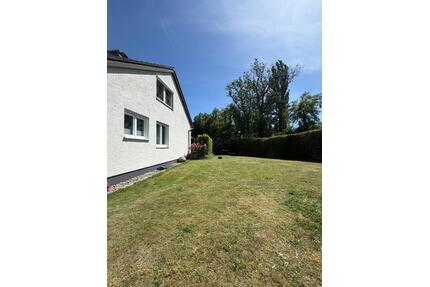 Ein Zweifamilienhaus PROVISIONSFREI 225qm ntzfl. - Ehingen (Donau)