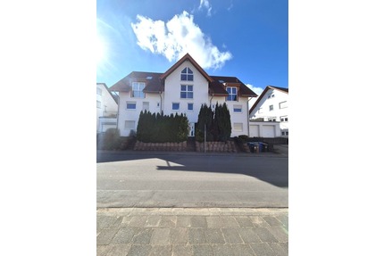 Kapitalanlagepaket: 3 vermietete Reihenhäuser in Reihe mit Garagen und Grundstück - Queidersbach