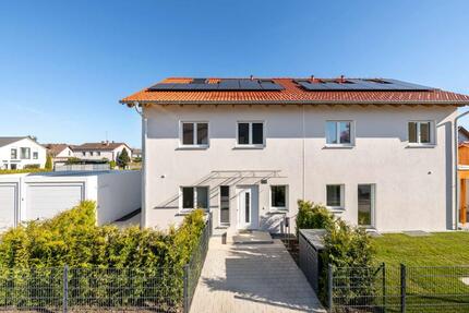 Zum Erstbezug: Hochwertige, energieeffiziente Haushälfte mit Einfamilienhaus-Charakter - Gilching