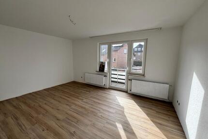 Frisch renovierte 3 ZKB Wohnung mit Balkon im Bielefelder Osten