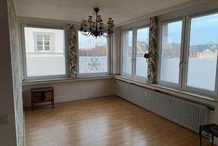 Helle 4-Zimmer-Wohnung in Krefeld-Uerdingen, Nähe Marktplatz