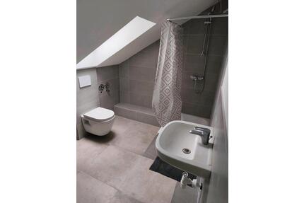 Wohnung im Dachgeschoss - 900,00&nbsp;EUR Kaltmiete, ca.&nbsp; 50,00&nbsp;m&sup2; in Oberderdingen (PLZ: 75038)