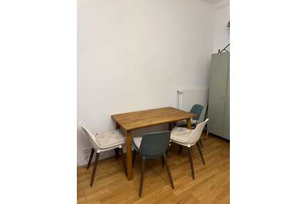 Büro in Hannover 250,00 € 4 m² - 250,00&nbsp;EUR Kaltmiete, ca.&nbsp; 4,00&nbsp;m&sup2; in Hannover (PLZ: 30451)
