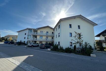Charmante 3-Zimmer-Wohnung mit Tiefgarage und moderner Küche - Unterdietfurt