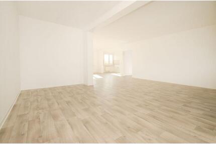 Familienwohnug Balkon Gäste-WC - 804,00&nbsp;EUR Kaltmiete, ca.&nbsp; 119,97&nbsp;m&sup2; in Chemnitz (PLZ: 09127) Adelsberg