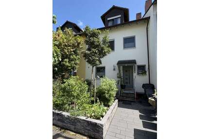 Haus zum Kaufen in Altrip 445.000,00 € 156.76 m²